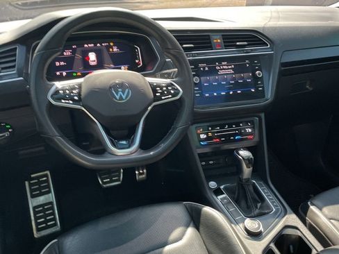 Used 2022 Volkswagen Tiguan SEL R-Line AWD/4WD image 7