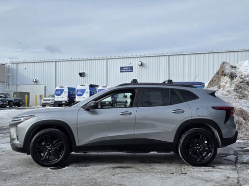 Used 2024 Chevrolet Trax ACTIV w/ Driver Confidence Package image 6