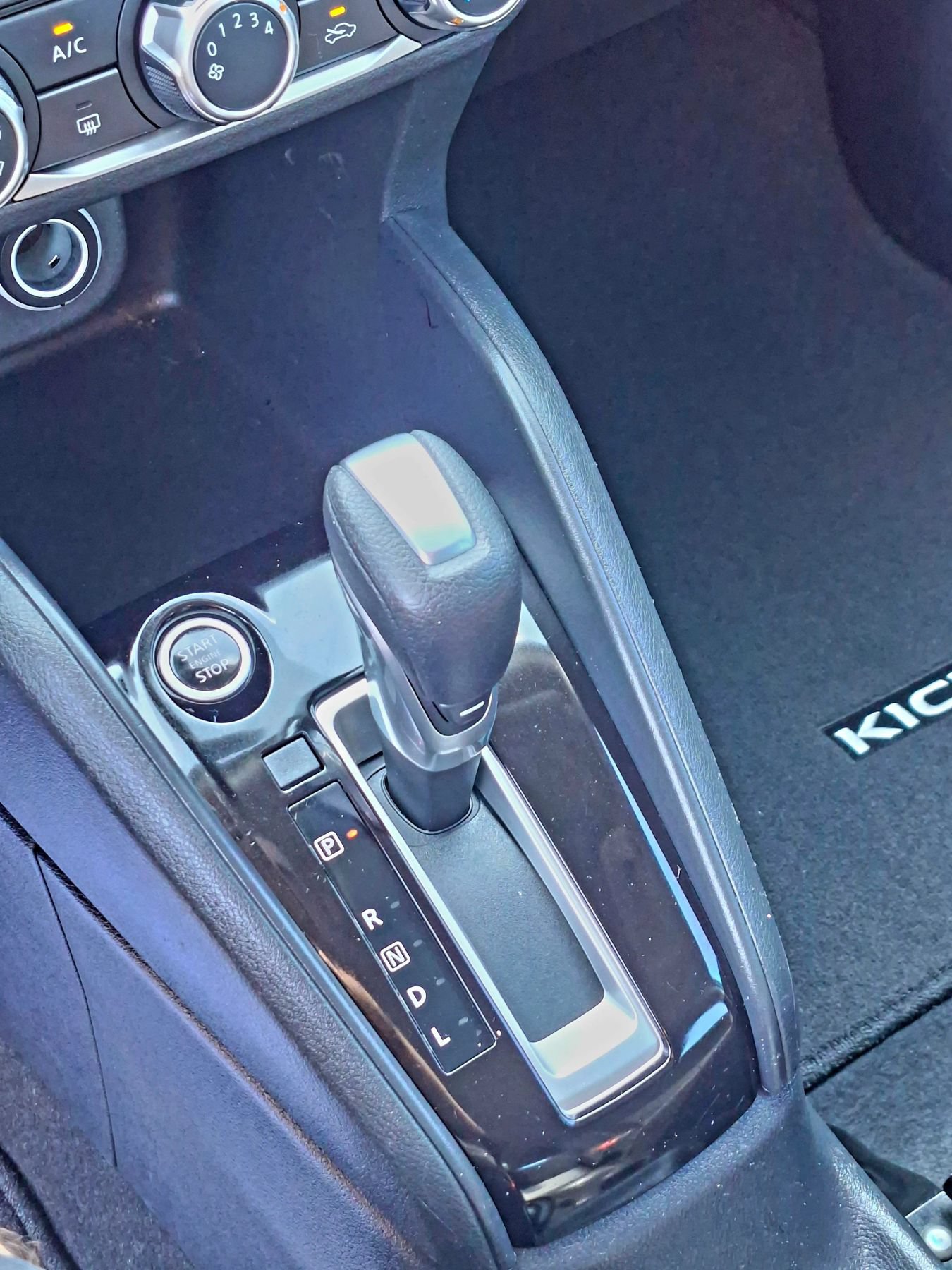 Used 2021 Nissan Kicks S FWD image 16