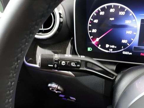 Used 2024 Mercedes-Benz GLC 300 4MATIC image 22