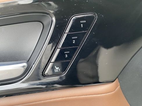 Used 2023 Acura MDX SH-AWD w/ Technology Package image 31