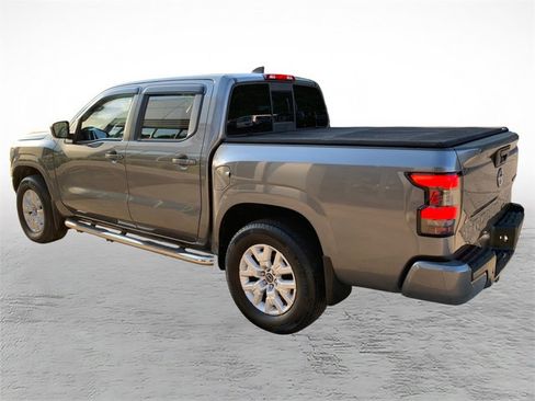 Used 2022 Nissan Frontier SV AWD/4WD image 4