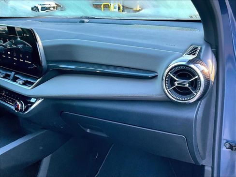 Used 2025 Chevrolet Equinox LT w/ Convenience Package II image 13