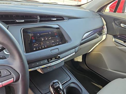 Used 2023 Cadillac XT4 Luxury image 17