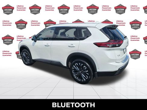 Used 2025 Nissan Rogue SL w/ Tech Package image 4