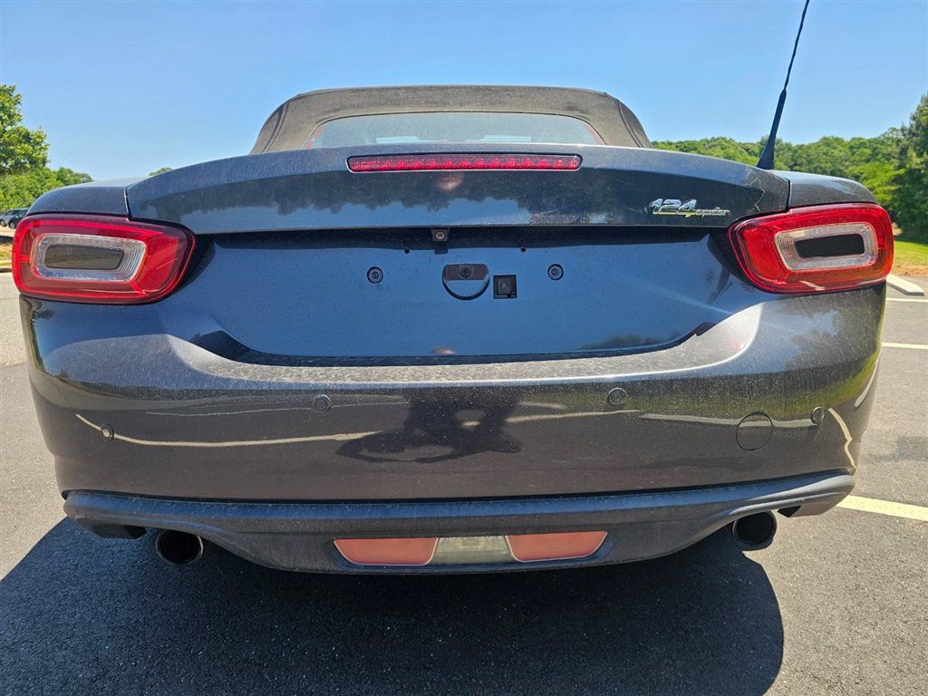 Used 2017 FIAT 124 Spider Lusso RWD image 4