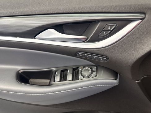 Used 2024 Buick Enclave Premium image 27