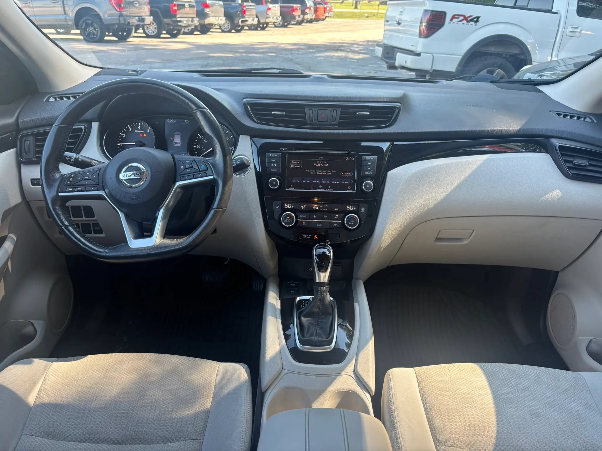 Used 2019 Nissan Rogue Sport SV w/ Technology Package AWD/4WD image 21