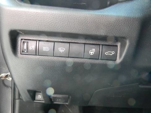 Used 2021 Toyota RAV4 SE w/ Weather & Moonroof Package AWD/4WD image 10