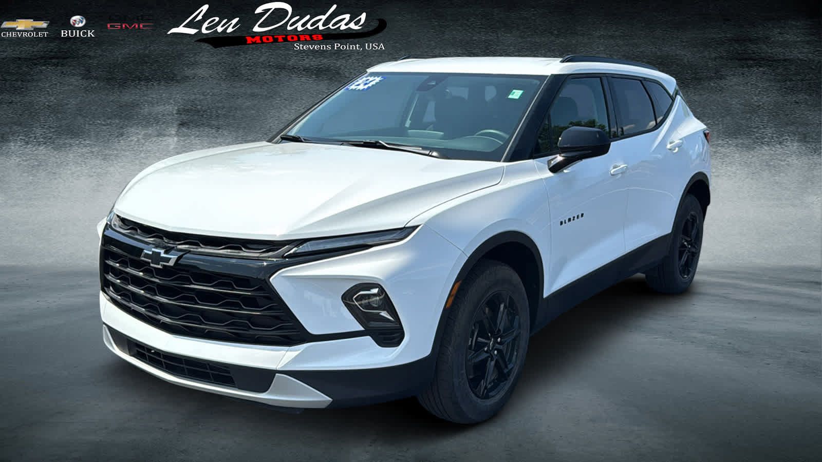 Used 2024 Chevrolet Blazer LT w/ Convenience Package AWD/4WD image 2