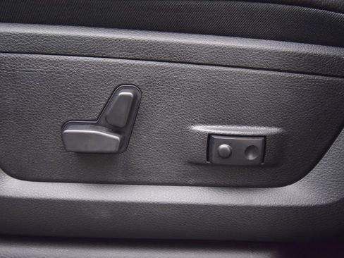 New 2026 RAM 2500 Laramie AWD/4WD image 32