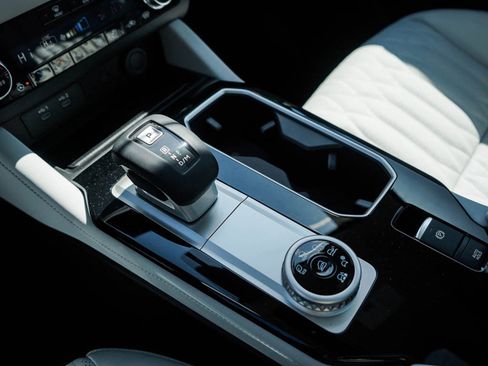 New 2025 Mitsubishi Outlander SEL image 27