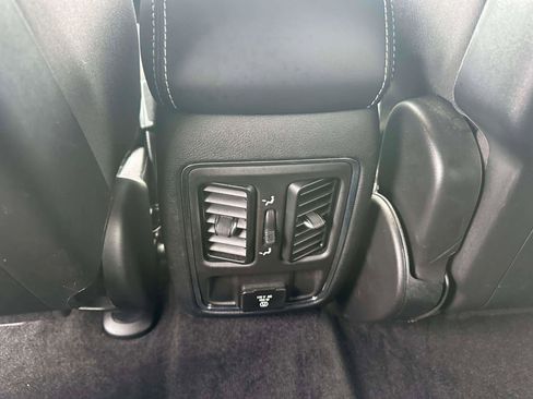 Used 2021 Jeep Grand Cherokee Freedom Edition image 11