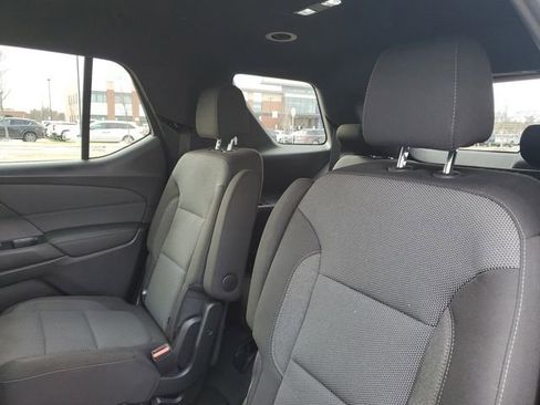 Used 2022 Chevrolet Traverse LT image 30
