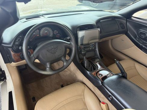 Used 2003 Chevrolet Corvette Convertible w/ Preferred Equipment Group1 RWD image 6