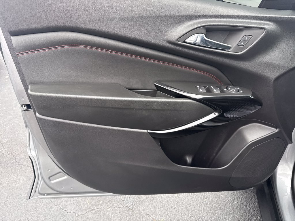 Used 2026 Chevrolet Trax RS w/ Sunroof Package FWD image 12