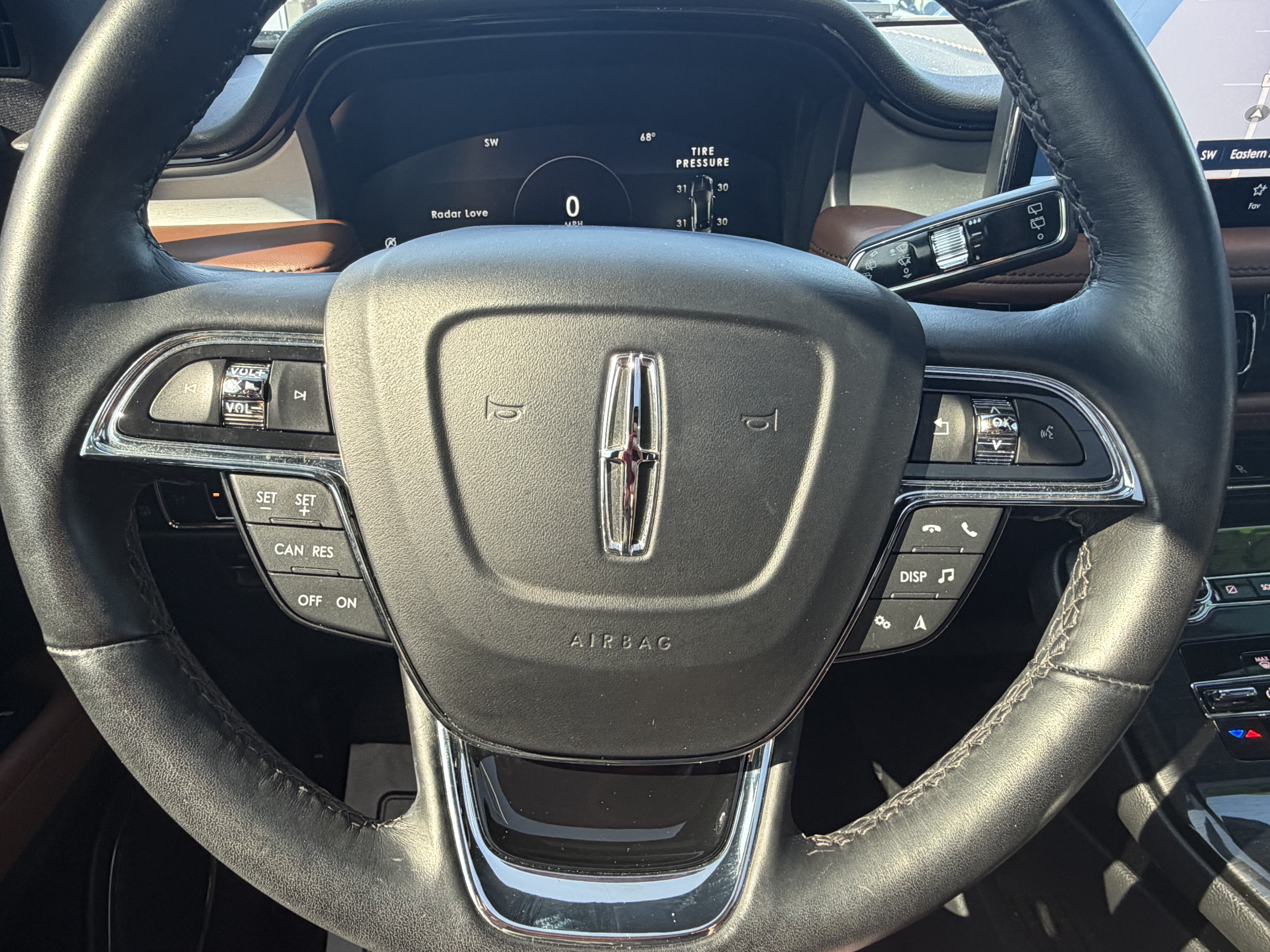 Used 2023 Lincoln Nautilus Reserve w/ Monochromatic Package AWD/4WD image 18