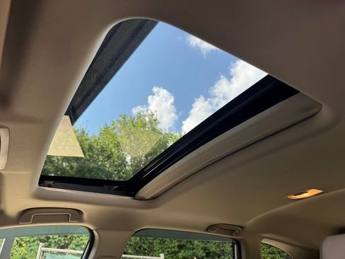 Used 2017 Honda CR-V EX-L image 16