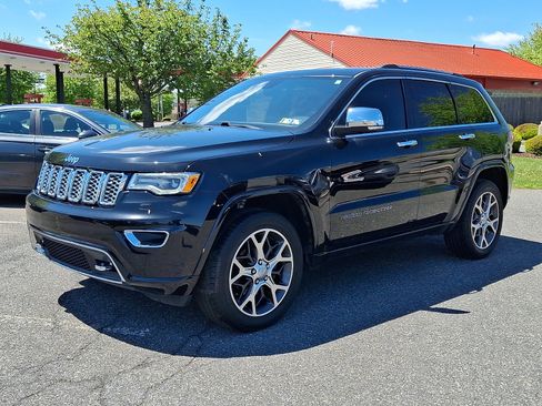 Used 2019 Jeep Grand Cherokee Overland AWD/4WD image 3