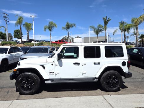 Used 2021 Jeep Wrangler Unlimited Sahara AWD/4WD image 2