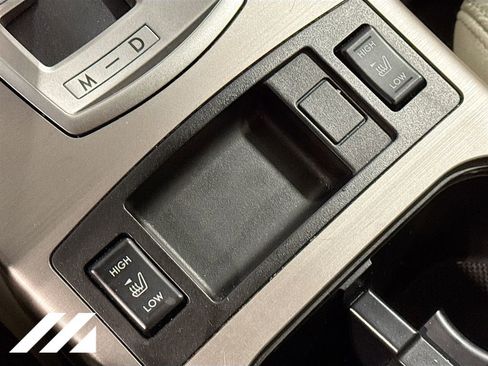 Used 2011 Subaru Outback 2.5i Premium AWD/4WD image 21