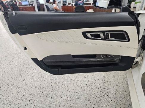 Used 2018 Mercedes-Benz AMG GT Roadster image 29