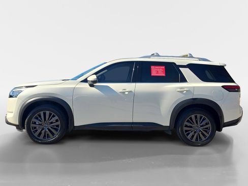 Used 2022 Nissan Pathfinder SL w/ SL Premium Package image 2