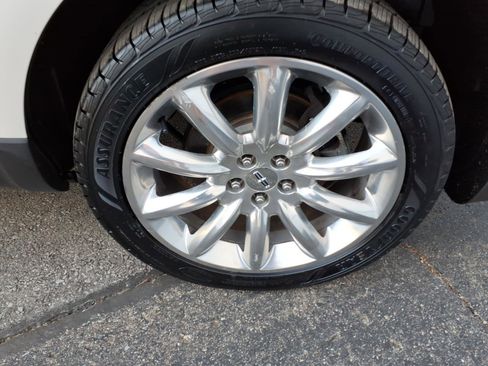 Used 2011 Lincoln MKT 2WD w/ 101A Rapid Spec Order Code image 11