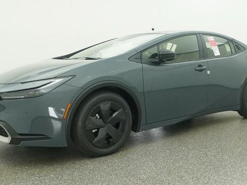 New 2026 Toyota Prius Plug-In Hybrid FWD image 6