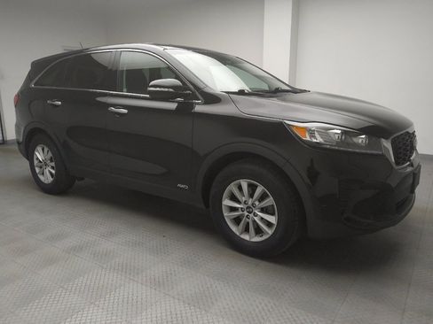 Used 2019 Kia Sorento LX image 11
