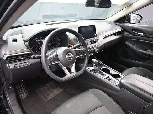 Used 2024 Nissan Altima 2.5 SV AWD/4WD image 16