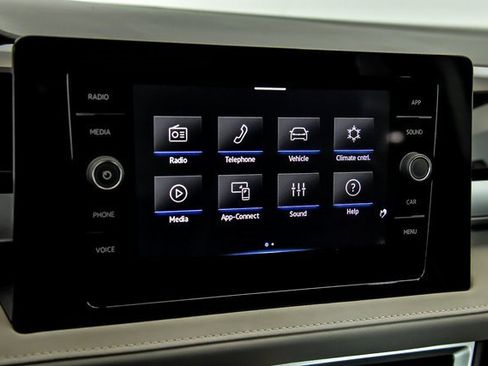 New 2025 Volkswagen Taos SE image 14