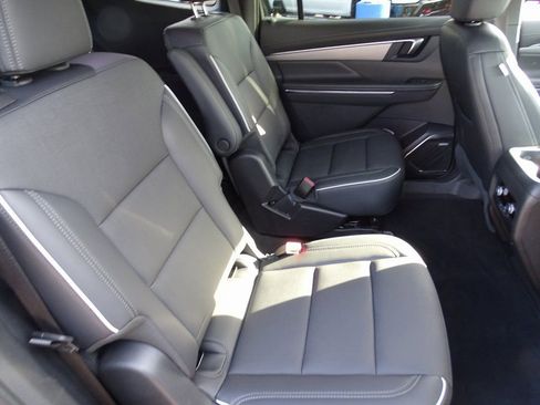 Used 2025 Buick Enclave Preferred image 13