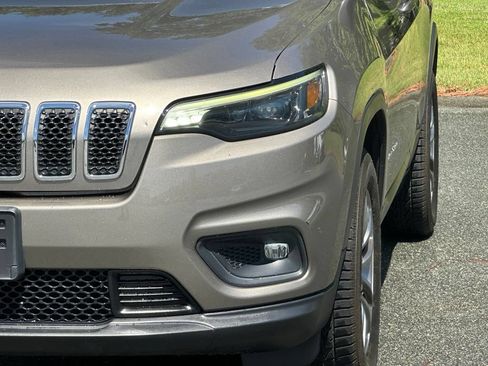 Used 2020 Jeep Cherokee Latitude Plus w/ Comfort/Convenience Group AWD/4WD image 44