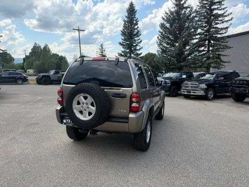 Used 2006 Jeep Liberty Limited w/ Trailer Tow Group AWD/4WD image 11