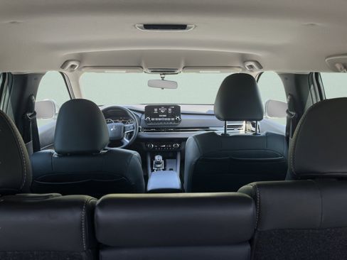 Used 2023 Mitsubishi Outlander SE AWD/4WD image 13