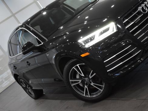 Used 2020 Audi Q5 e Premium Plus w/ Premium Plus Package image 2
