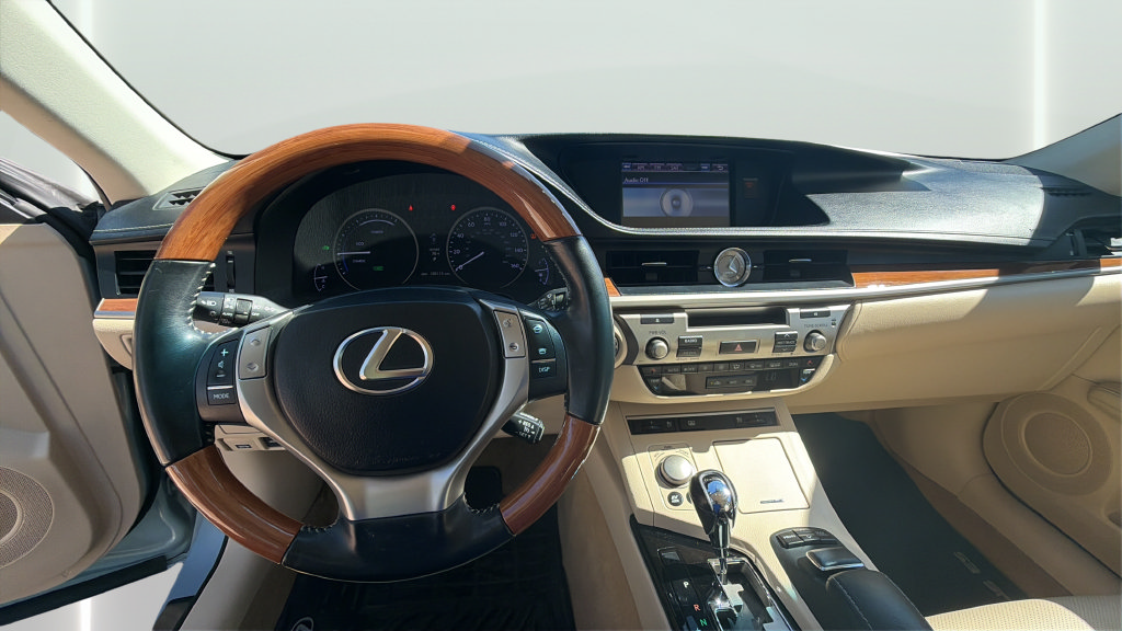 Used 2014 Lexus ES 300h w/ Luxury Package w/Bamboo Trim FWD image 13