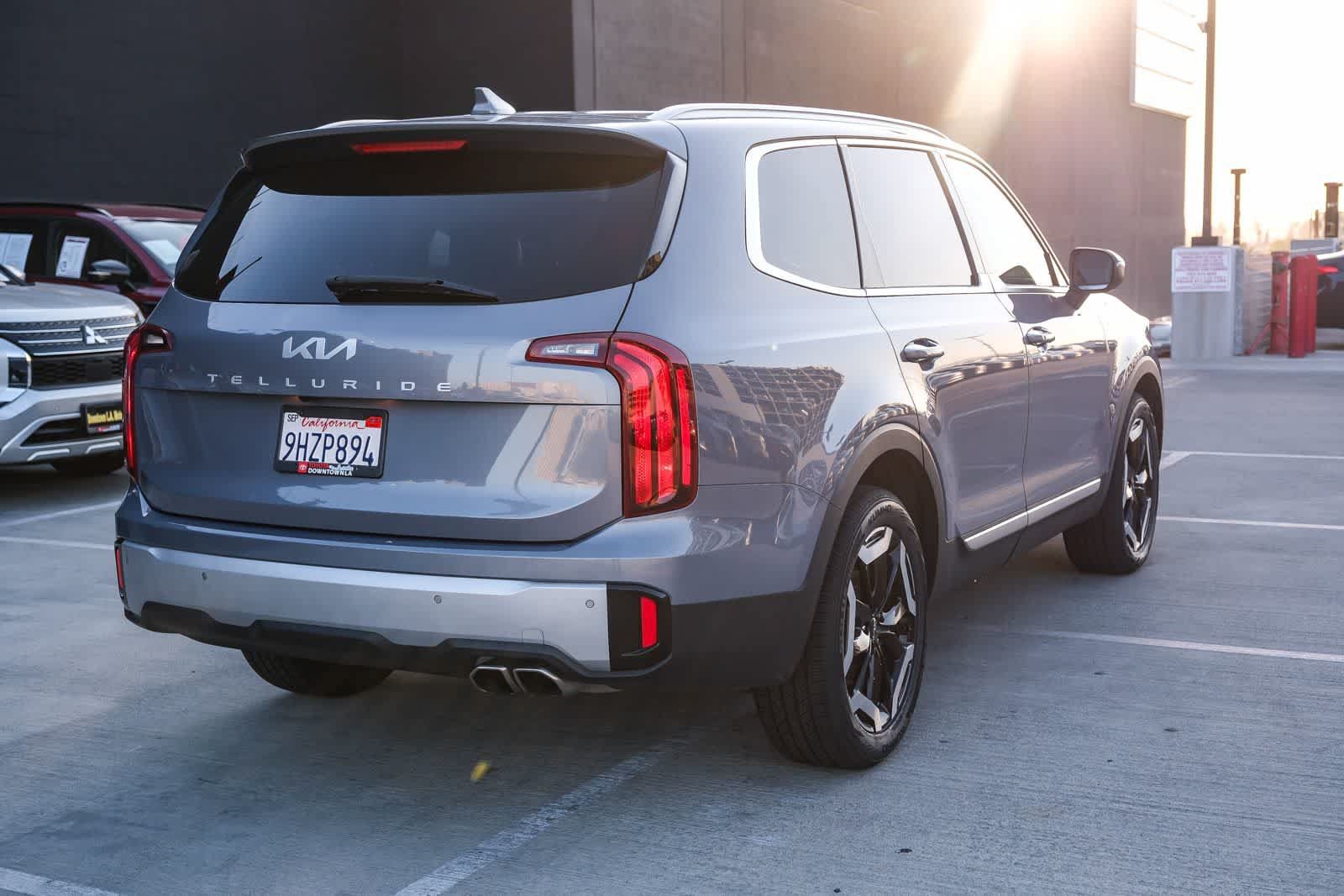 Used 2024 Kia Telluride S FWD image 4