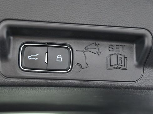 Certified 2022 Ford Explorer XLT image 27