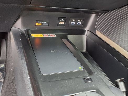 Used 2026 Toyota Camry SE w/ Multimedia Upgrade Package image 19