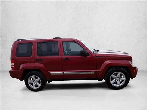 Used 2012 Jeep Liberty Limited AWD/4WD image 5
