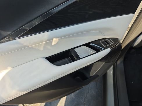 Used 2024 Cadillac Lyriq Sport image 8