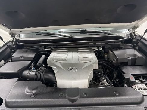 Used 2014 Lexus GX 460 w/ Preferred Accessory Package image 32