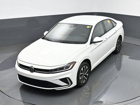 Used 2025 Volkswagen Jetta S FWD image 18