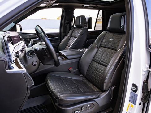 Used 2021 Cadillac Escalade Sport Platinum image 18