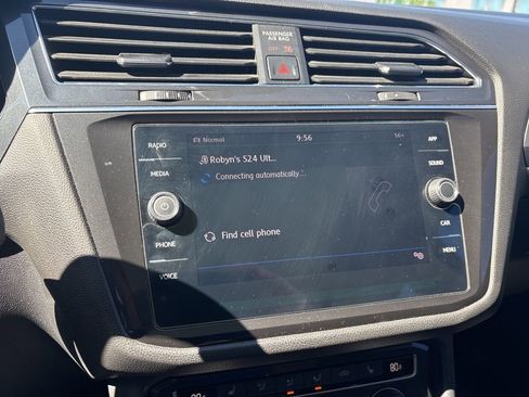 Used 2019 Volkswagen Tiguan SE image 12