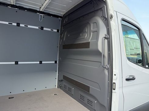 New 2026 Mercedes-Benz Sprinter 2500 image 24