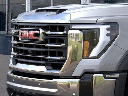 New 2026 GMC Sierra 3500 SLT image 13