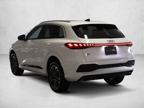 Certified 2025 Audi Q5 Premium w/ Convenience Package AWD/4WD image 9